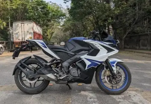 Bajaj Pulsar RS200 2018