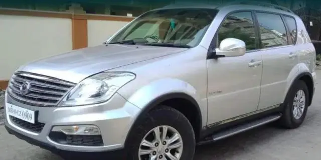 Mahindra Ssangyong Rexton RX7 2013