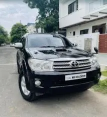 Toyota Fortuner 3.0 4X4 MT 2011