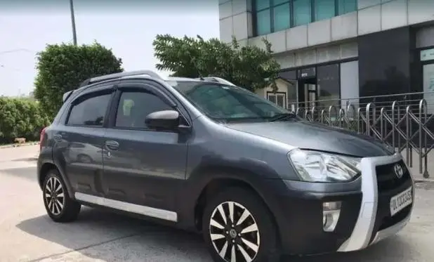 Toyota Etios Cross 1.2 G 2015