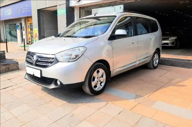 Renault Lodgy 85 PS RXZ Stepway 8 STR 2015