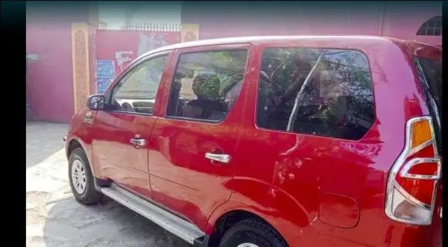 Mahindra Xylo E8 ABS BS IV 2012