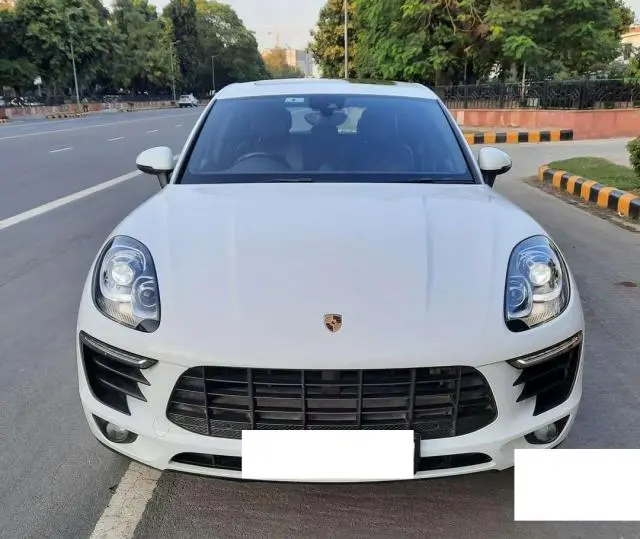 Porsche Macan Base BS6 2021