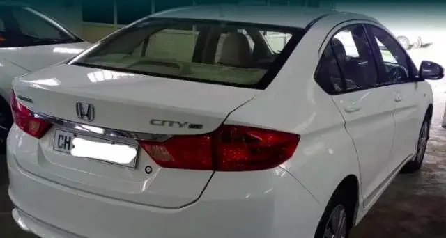 Honda City V CVT i-VTEC 2016