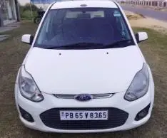 Ford Figo 1.4 TDCI TITANIUM 2013