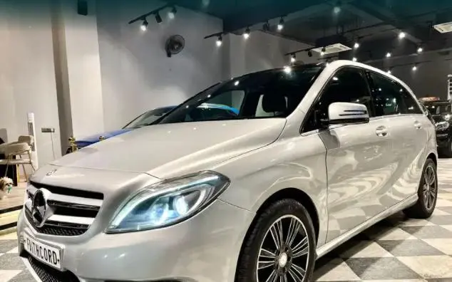 Mercedes-Benz B-Class B 180 Sport 2012