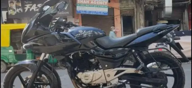 Bajaj Pulsar 220F 2014