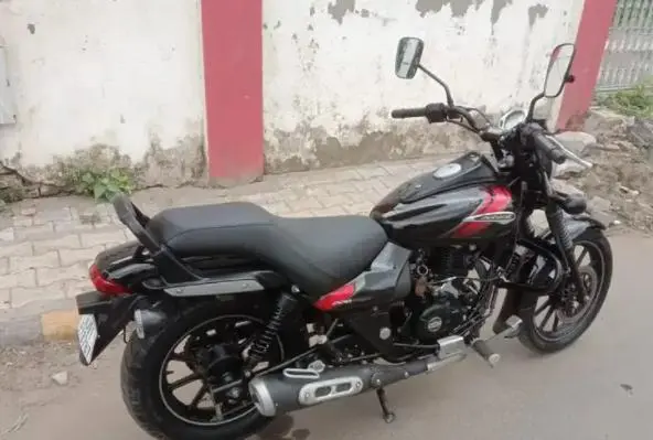 Bajaj Avenger Street 220 2018