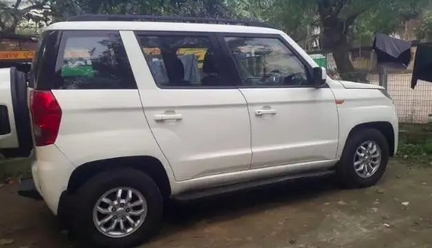 Mahindra TUV300 T8 2016