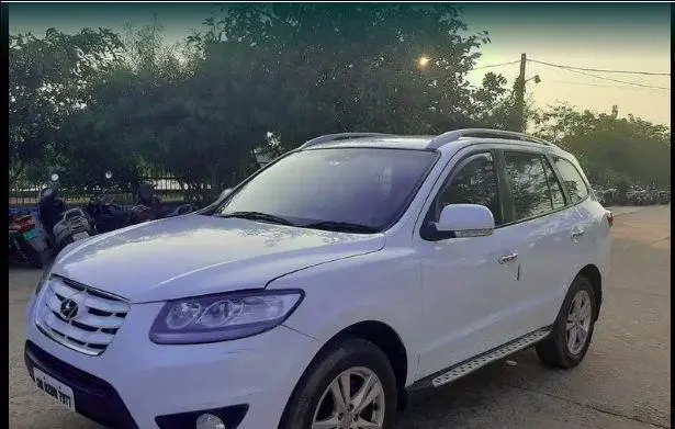 Hyundai Santa Fe 2WD MT 2012