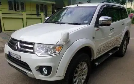 Mitsubishi Pajero Sport 2.5 MT 2015