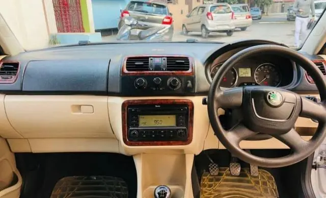 Skoda Fabia ELEGANCE 1.2 MPI 2012