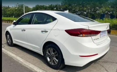 Hyundai Elantra 2.0 SX (O) AT 2016