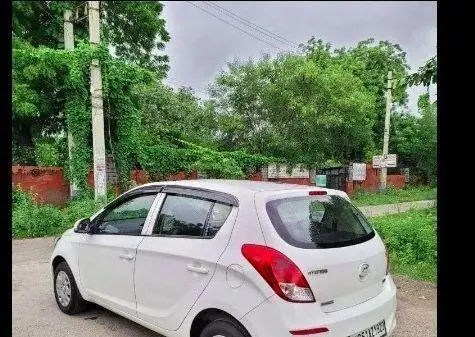 Hyundai i20 Magna 1.4 CRDi 2013