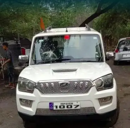Mahindra Scorpio S4 2015