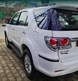 Toyota Fortuner 3.0 4X4 MT 2012
