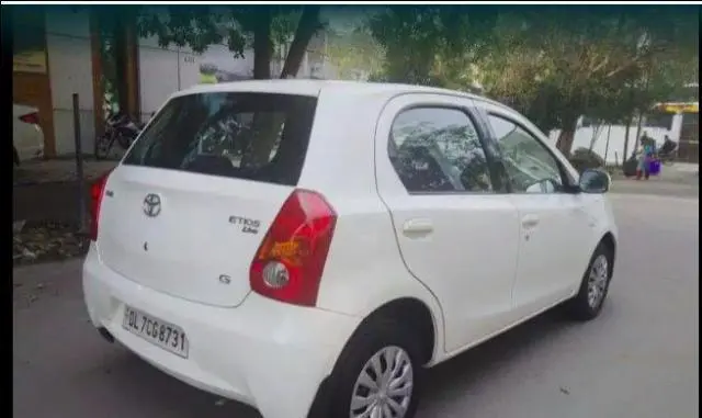 Toyota Etios Liva G 2012