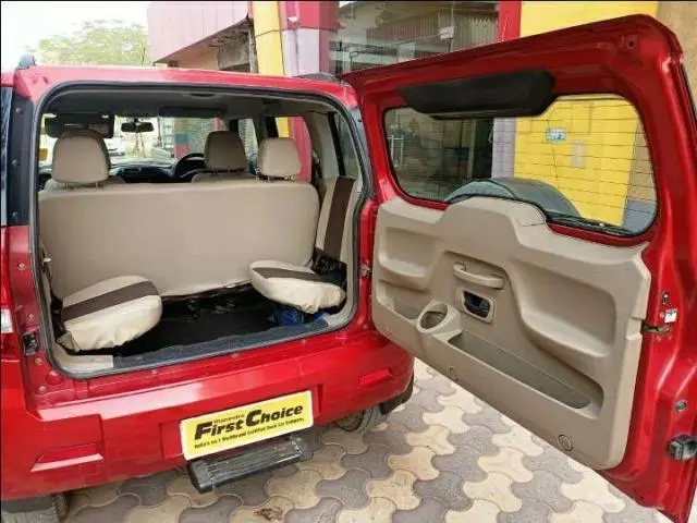 Mahindra TUV300 T6 Plus 2016