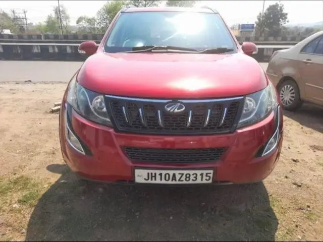 Mahindra XUV500 W10 2016