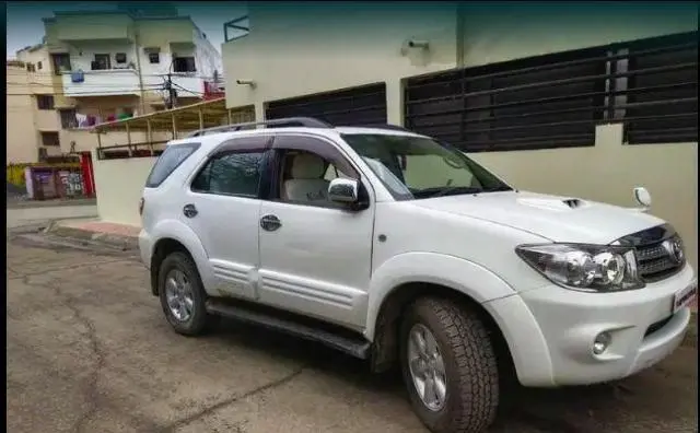 Toyota Fortuner 3.0 MT 4X4 2011