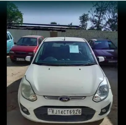 Ford Figo 1.5D TITANIUM MT 2013