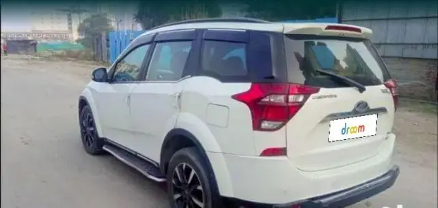 Mahindra XUV500 W11 AT 2018