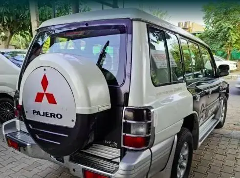 Mitsubishi Pajero SFX 2.8 2011