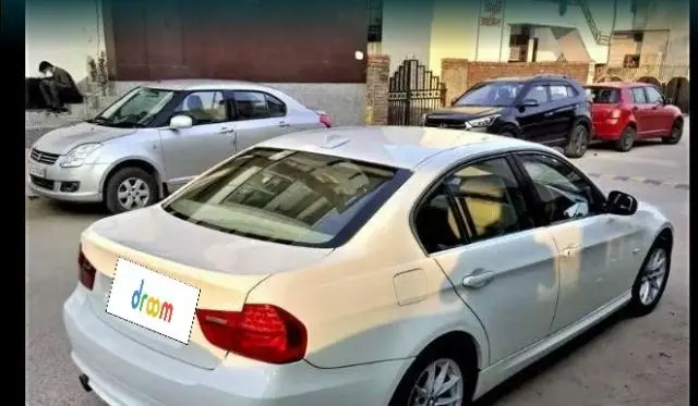 BMW 3 Series 320d 2010