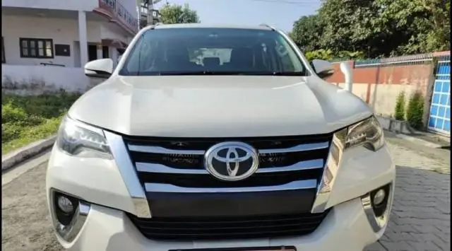 Toyota Fortuner 2.8 4x4 MT 2017