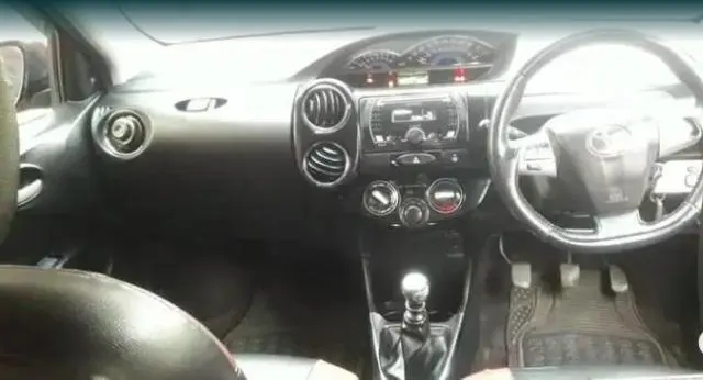 Toyota Etios Cross 1.5 V 2014