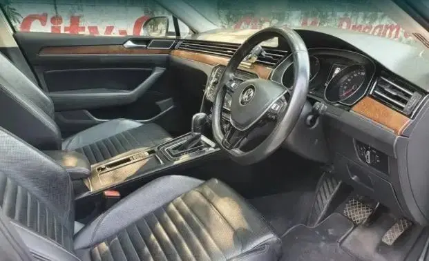 Volkswagen Passat Highline 2.0 TDI AT 2019