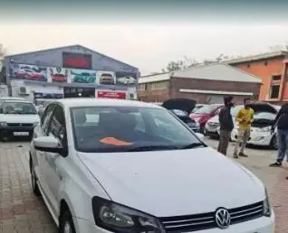 Volkswagen Polo Highline 1.2L (P) 2013