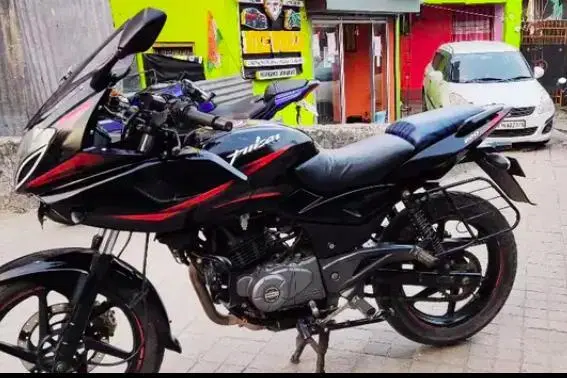 Bajaj Pulsar 220cc 2017