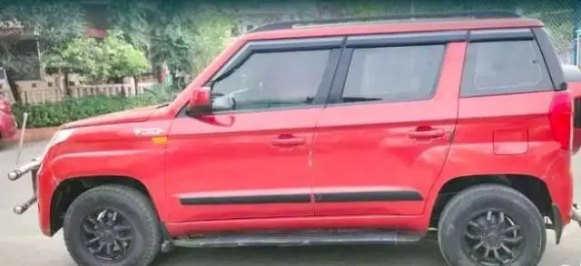 Mahindra TUV300 T8 2015