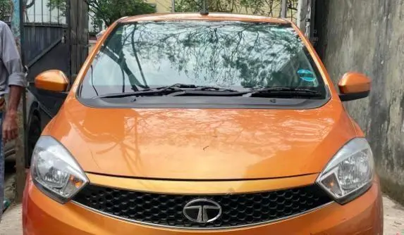 Tata Tiago Revotron XT 2017