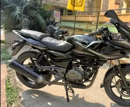 Bajaj Pulsar 220cc 2017