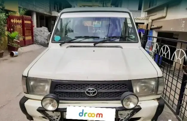 Toyota Qualis FS B2 2000