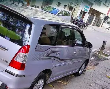 Toyota Innova 2.5 V 7 STR 2012