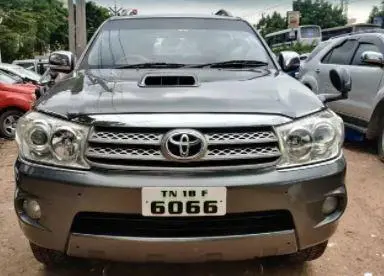 Toyota Fortuner 3.0 4X4 MT 2011
