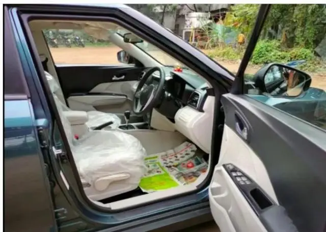 Mahindra XUV300 W8 (O) Diesel BS6 2021