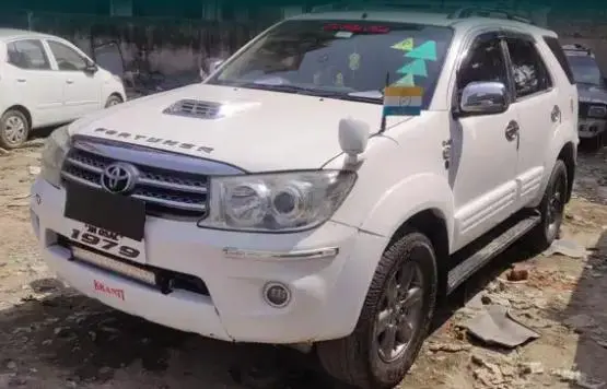Toyota Fortuner 2.8 4x4 MT 2010