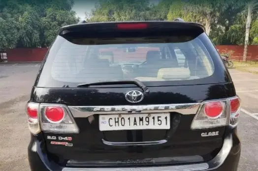 Toyota Fortuner 3.0 4X4 MT 2012