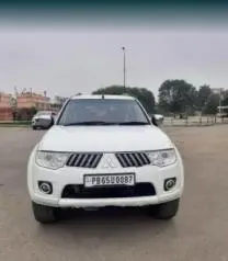 Mitsubishi Pajero Sport 2.5 MT 2012