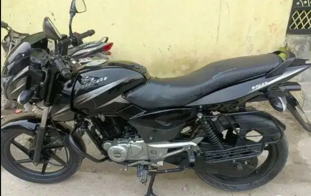 Bajaj Pulsar 150cc 2015