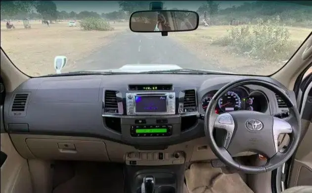 Toyota Fortuner 3.0 4X2 AT 2012