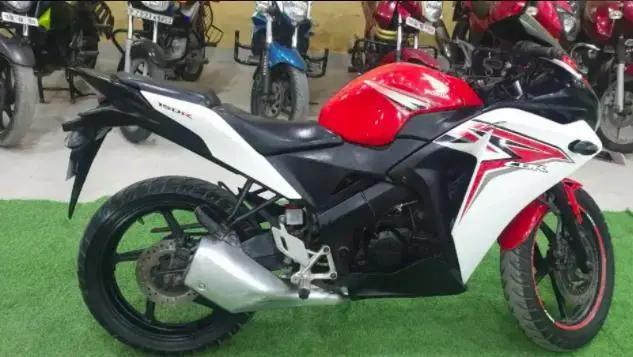 Honda CBR 150R 150cc 2015