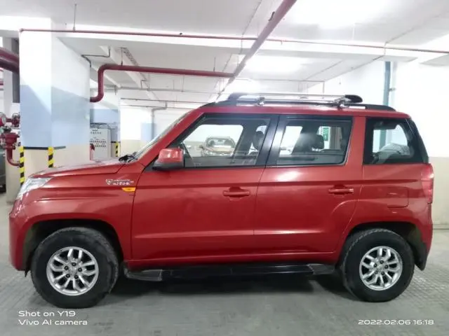 Mahindra TUV300 T8 2015