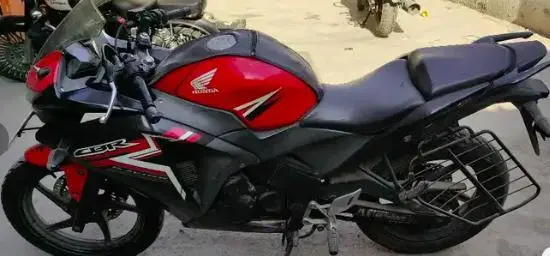 Honda CBR 150R 150cc 2016