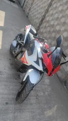 Bajaj Pulsar RS200 2015