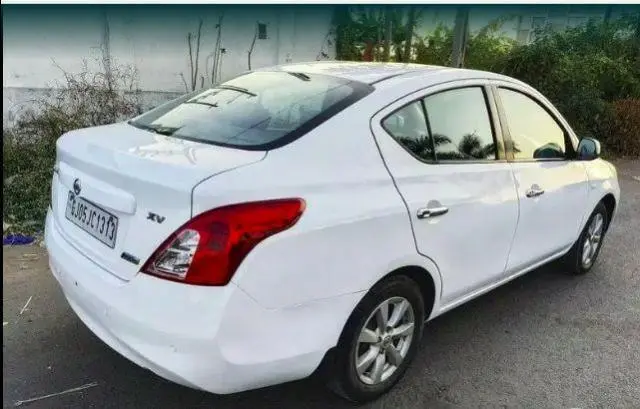 Nissan Sunny XV DIESEL 2012